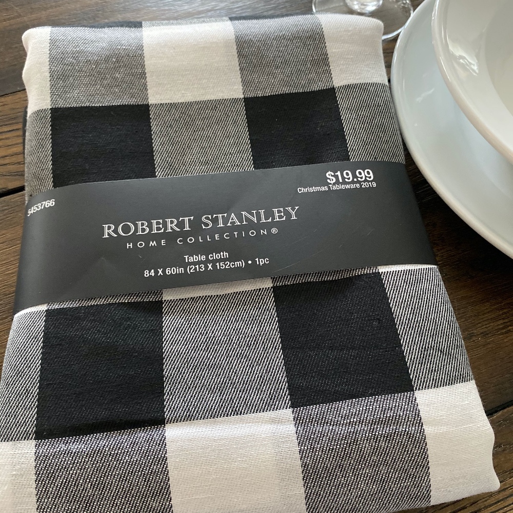 Black and White Checkered Tablecloth - 84x60in